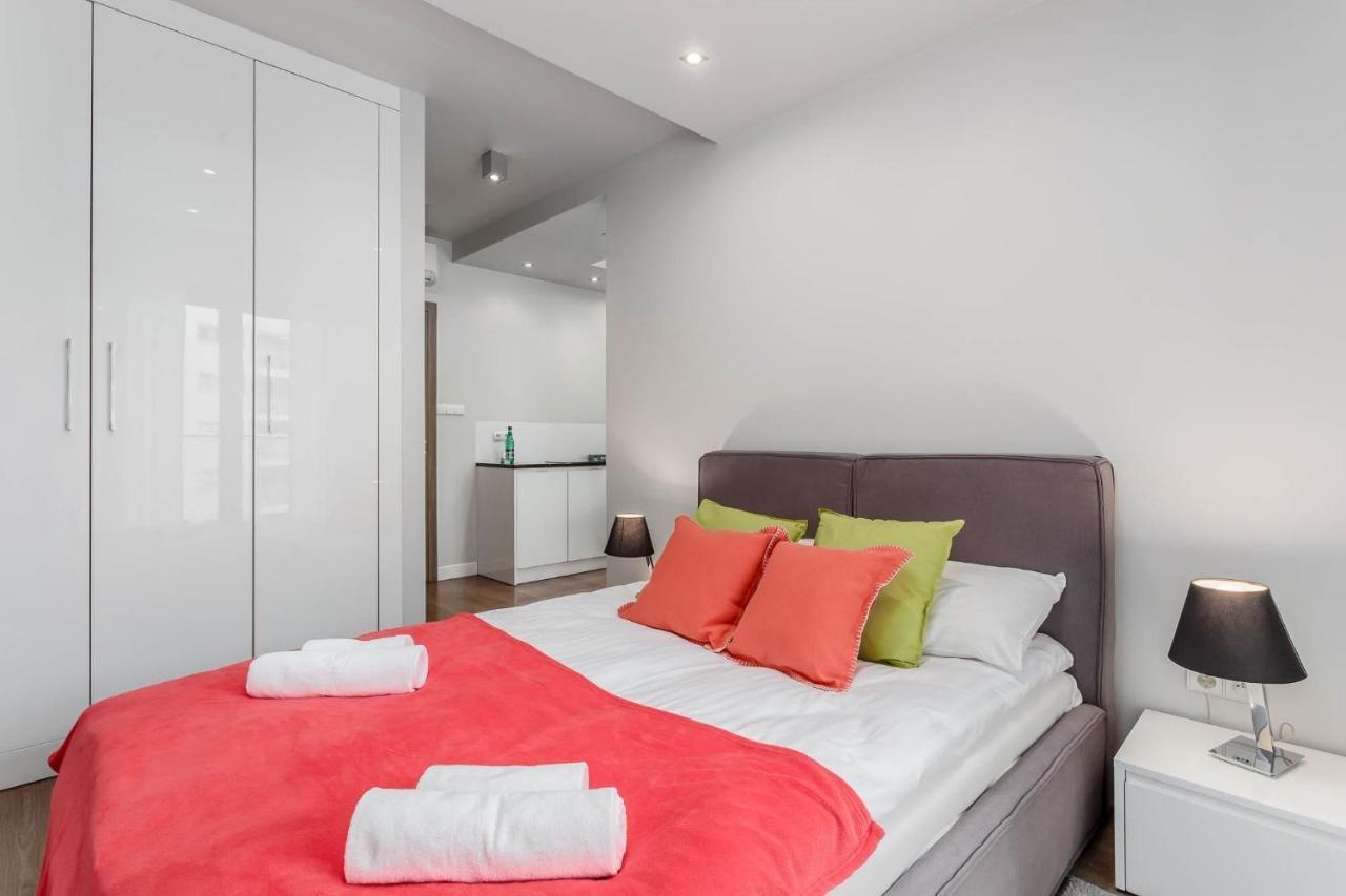 Rent Like Home - Oxygen Wronia 45 II Varşovia Exterior foto